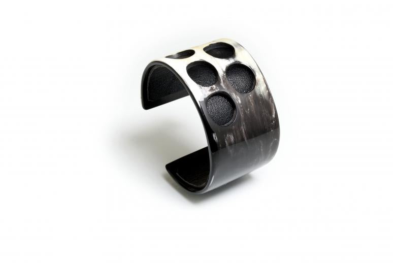 Armspange 4cm, 6 Löcher lederunterlegt (A0119)